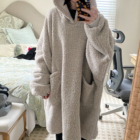 Wearable Blanket - Picture 1 of 4